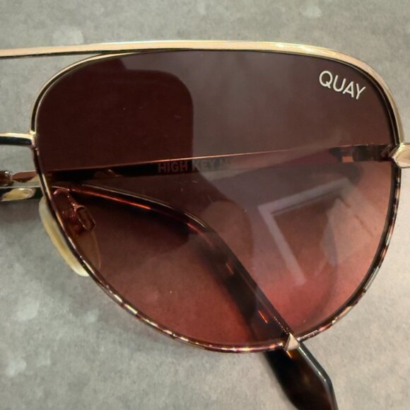 Quay High Key Mini Aviator Sunglasses – Gold Frame / Gradient Brown Lenses - Picture 4 of 12